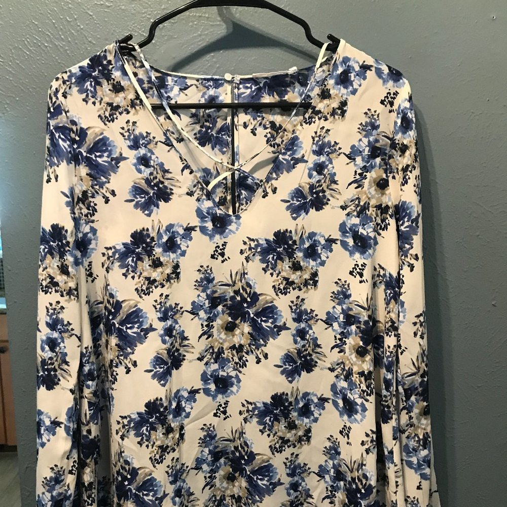 Flowy, long sleeve blouse